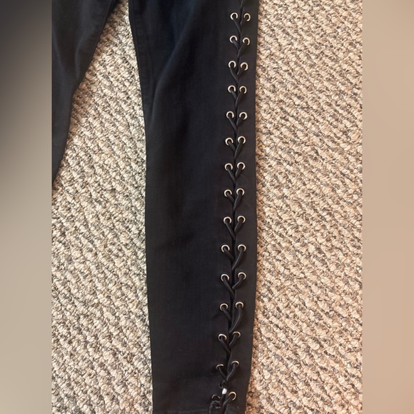 Good American Black High-Rise Skinny Jeans - Picture 3 of 10